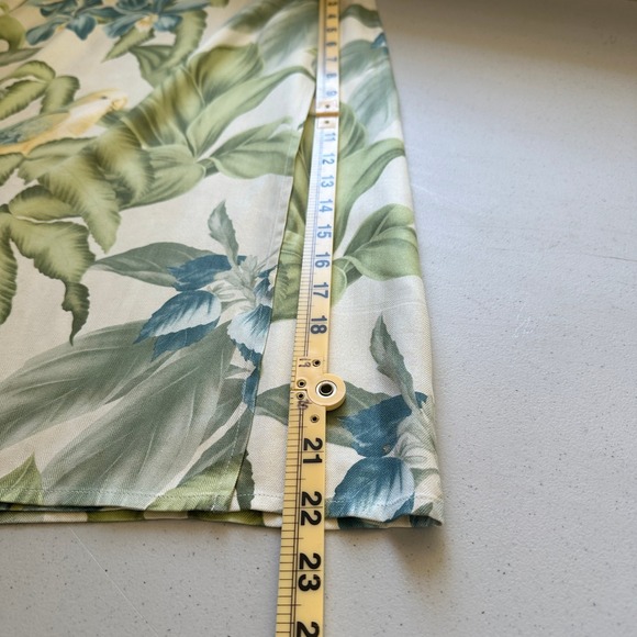 Tommy Bahama Wrap Silk Skirt Womens 10 Tropical Parrot Floral Resortwear Travel - Picture 8 of 9
